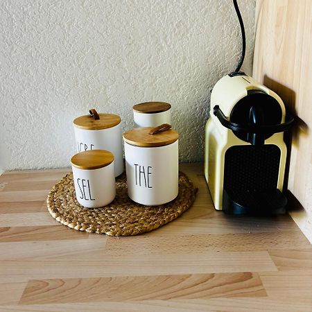La Petite Pinede Studio Climatise Proche Plage 사나리쉬르메르 외부 사진