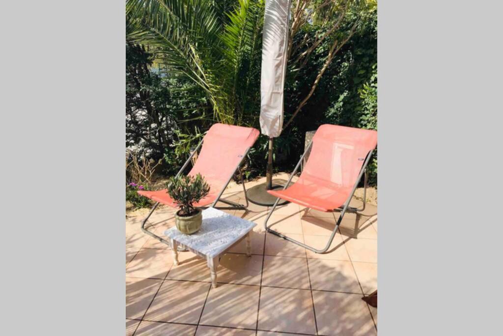 La Petite Pinede Studio Climatise Proche Plage 사나리쉬르메르 외부 사진