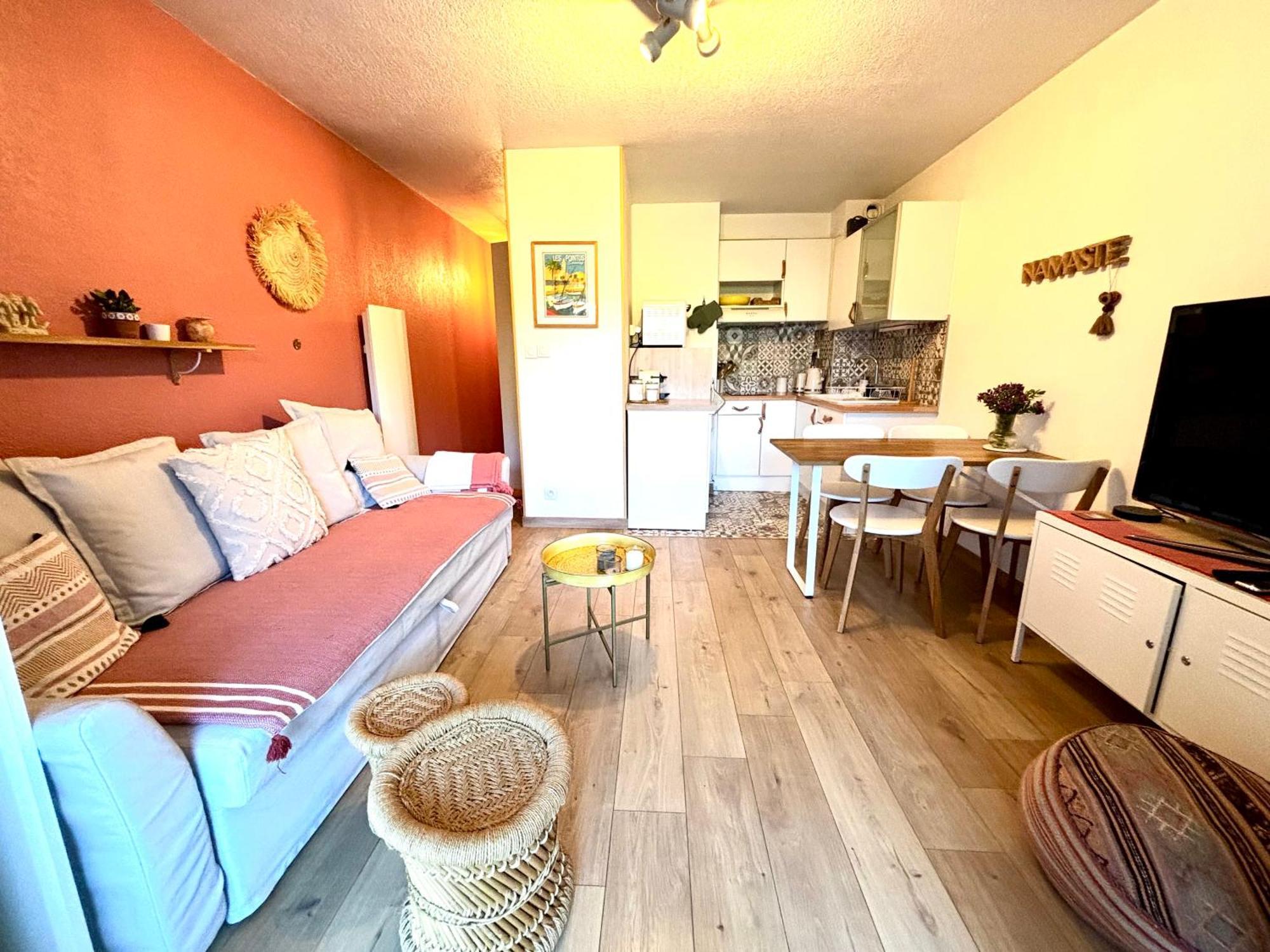 La Petite Pinede Studio Climatise Proche Plage 사나리쉬르메르 외부 사진